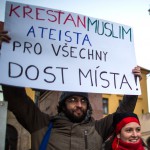 Demonstrace: Uprchlíci vítejte! Protest proti xenofobii a fana