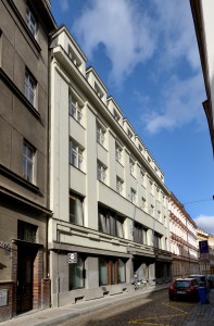 budova Evangelické teologické fakulty v Černé ulici v Praze