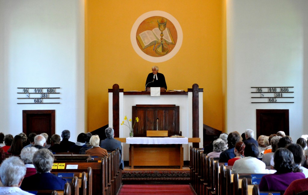 29.5.2011ukládání urny babičky Vlasty (6)