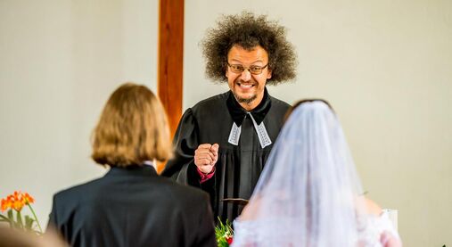 Je to s těmi mladými čím dál tím lepší...