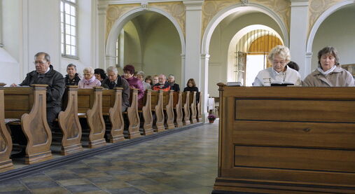 Chvaletice: Setkání (někdejších) konfirmandů