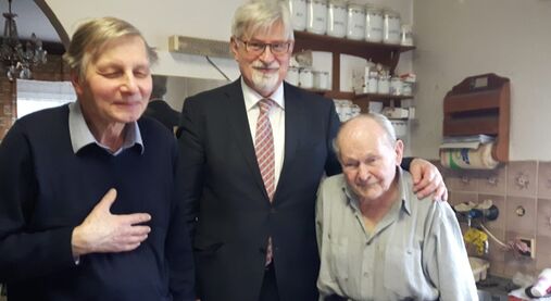 Slavnost ordinace a předání medaile vděčnosti v Aši