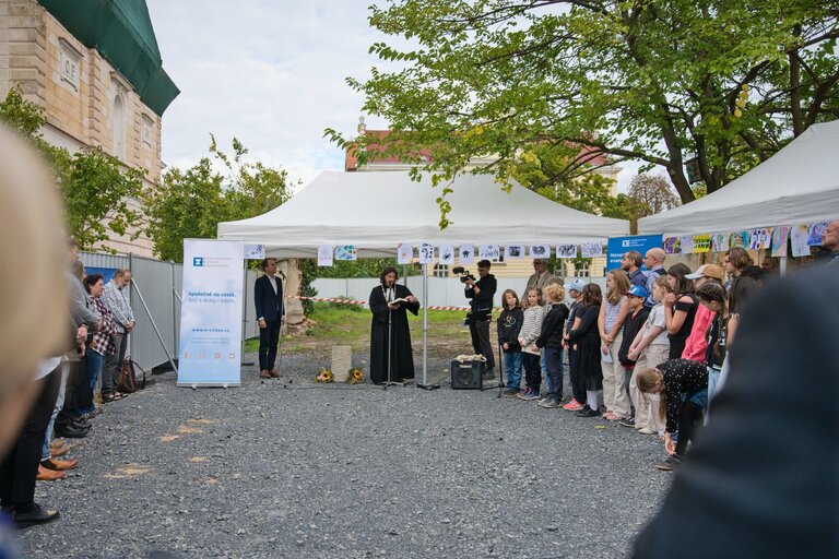 Evangelická církev a Praha 7 společně zahájily stavbu nové školní budovy v Holešovicích