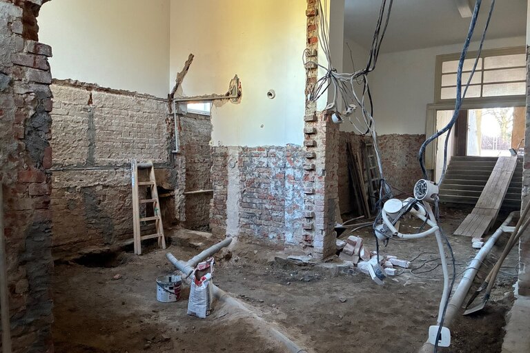 Rekonstrukce Komenského síně v Čáslavi začala